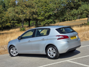2014 Peugeot 308 1.6 Hdi Active Hatchback 5dr Diesel Manual Euro 5 (92 Ps) in Silver — image 5