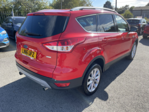 2016 Ford Kuga 1.5 T Ecoboost Titanium in Red — image 6
