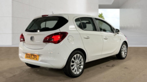2015 Vauxhall Corsa 1.2i Se Hatchback 5dr Petrol Manual Euro 6 (70 Ps) in White — image 4
