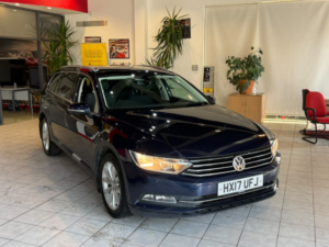 2017 Volkswagen Touran 2.0 Tdi Bluemotion Tech Se Family in Grey — image 2