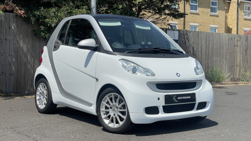 2011 Smart Fortwo 1.0 Mhd Passion in White — image 1
