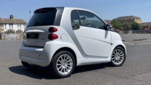 2011 Smart Fortwo 1.0 Mhd Passion in White — image 4