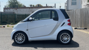 2011 Smart Fortwo 1.0 Mhd Passion in White — image 5