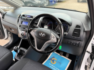 2015 Hyundai Ix20 1.4 Active Euro 5 5dr in White — image 3