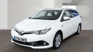 2016 Toyota Auris 1.8 Vvt-H Business Edition Touring Sports CVT Euro 6 (s/s) 5dr in White — image 2