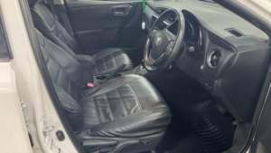 2016 Toyota Auris 1.8 Vvt-H Business Edition Touring Sports CVT Euro 6 (s/s) 5dr in White — image 4