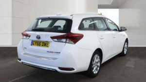2016 Toyota Auris 1.8 Vvt-H Business Edition Touring Sports CVT Euro 6 (s/s) 5dr in White — image 6