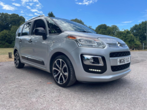 2016 Citroen C3 Picasso 1.2 Puretech Platinum Euro 6 5dr in Silver — image 2