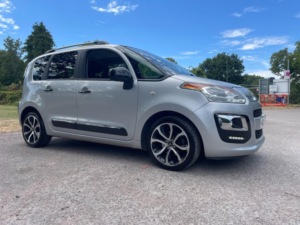 2016 Citroen C3 Picasso 1.2 Puretech Platinum Euro 6 5dr in Silver — image 3