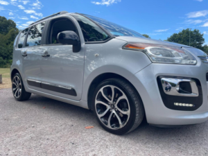 2016 Citroen C3 Picasso 1.2 Puretech Platinum Euro 6 5dr in Silver — image 4