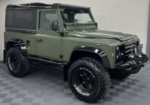1990 Land Rover 90 2.5 4c Ht Dt 89 3dr in Green — image 2