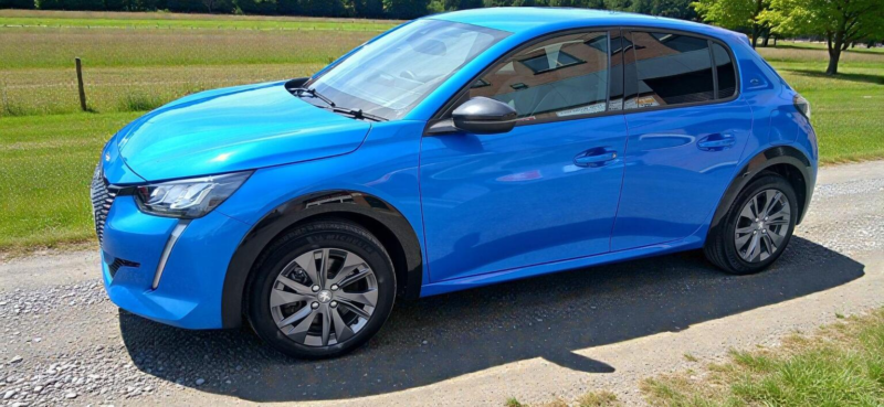 2023 Peugeot E-208 50kwh Allure Premium + Auto 5dr (7.4kw Charger) in Blue — image 1