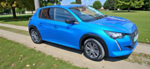 2023 Peugeot E-208 50kwh Allure Premium + Auto 5dr (7.4kw Charger) in Blue — image 2