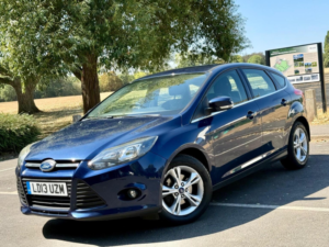 2013 Ford Focus 1.6 Zetec Powershift Euro 5 5dr in Blue — image 2