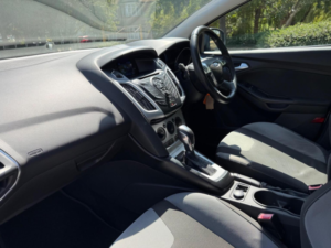 2013 Ford Focus 1.6 Zetec Powershift Euro 5 5dr in Blue — image 5