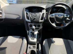 2013 Ford Focus 1.6 Zetec Powershift Euro 5 5dr in Blue — image 6