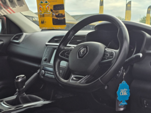 2017 Renault Kadjar 1.5 Dci Dynamique Nav SUV 5dr Diesel Manual Euro 6 (s/s) (110 Ps) in Red — image 3