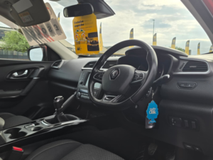 2017 Renault Kadjar 1.5 Dci Dynamique Nav SUV 5dr Diesel Manual Euro 6 (s/s) (110 Ps) in Red — image 5