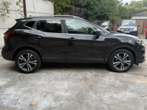 2018 Nissan Qashqai 1.3 Dig-T N-Connecta in Black — image 3