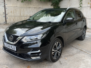2018 Nissan Qashqai 1.3 Dig-T N-Connecta in Black — image 4