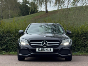 2016 Mercedes-Benz C Class 2.0 C200 Se Euro 6 (s/s) 4dr in Black — image 3