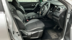 2019 Renault Kadjar 1.3 Tce Dynamique S Nav SUV 5dr Petrol Manual Euro 6 (s/s) (160 Ps) in Silver — image 2