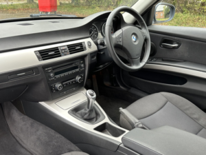 2010 BMW 3 Series 2.0 318d Se Touring in Grey — image 3