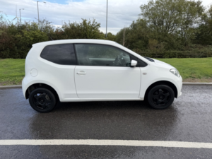 2014 Volkswagen Up! 1.0 Move Up! in White — image 2