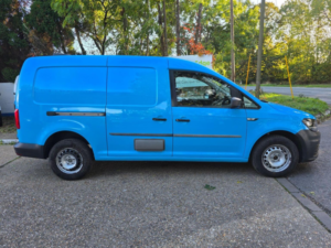 2016 Volkswagen Caddy Maxi 2.0 Tdi C20 Bluemotion Tech Startline Lwb Euro 6 (s/s) 6dr in Blue — image 2