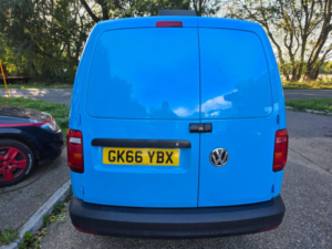 2016 Volkswagen Caddy Maxi 2.0 Tdi C20 Bluemotion Tech Startline Lwb Euro 6 (s/s) 6dr in Blue — image 4