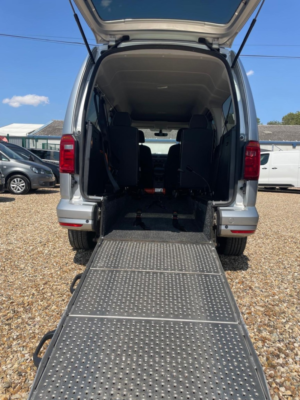 2020 Volkswagen Caddy Maxi Life Auto Wav Wheelchair Accessible Vehicle Automatic 2.0 Tdi in Silver — image 4