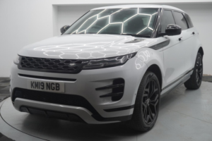 2019 Land Rover Range Rover Evoque 2.0 D180 R-Dynamic Hse Auto 4WD Euro 6 (s/s) 5dr in White — image 2