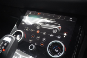 2019 Land Rover Range Rover Evoque 2.0 D180 R-Dynamic Hse Auto 4WD Euro 6 (s/s) 5dr in White — image 4