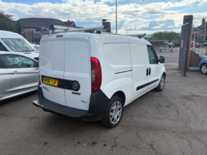 2016 Fiat Doblo 1.6 Jtd Multijet 16v Panel Van 4dr Diesel Manual L1 H1 (137 G/km, 105 Bhp) in White — image 3