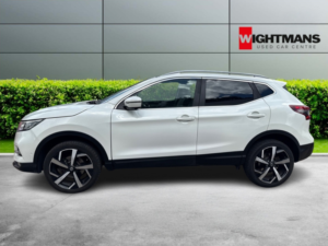 2017 Nissan Qashqai 1.5 Dci Tekna+ in White — image 4