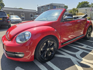 2015 Volkswagen Beetle 2.0 Tdi Bluemotion Tech Sport in Red — image 5