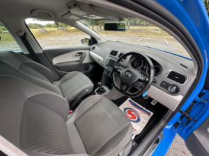 2015 Volkswagen Polo 1.2 Tsi Se Design 5dr Man, Petrol, Blue + 1 Owner in Blue — image 4
