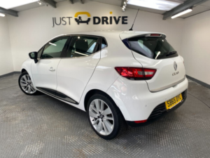 2015 Renault Clio 1.5 Dci Dynamique S Nav Hatchback 5dr Diesel Manual Euro 6 (s/s) (90 Ps) in White — image 3