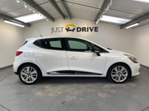 2015 Renault Clio 1.5 Dci Dynamique S Nav Hatchback 5dr Diesel Manual Euro 6 (s/s) (90 Ps) in White — image 6