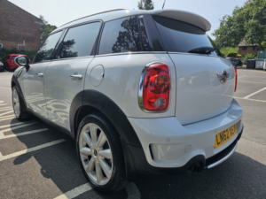 2012 MINI Countryman 1.6 Cooper S All4 Countryman in White — image 5