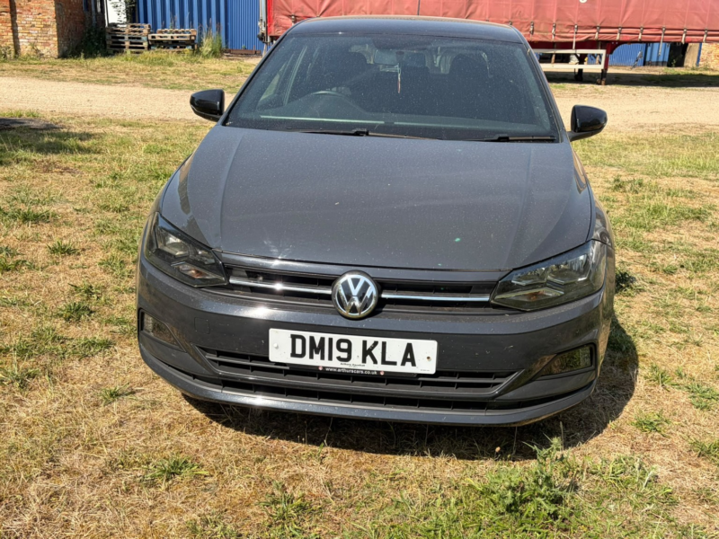 2019 Volkswagen Polo 1.0 Tsi Se in Grey — image 1