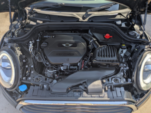 2016 MINI Hatch 1.5 5-Door Hatch Cooper D in Black — image 6
