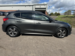 2019 Ford Focus 1.0 T Ecoboost Active in Grey — image 3