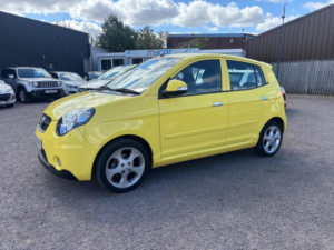 2008 Kia Picanto 1.1 3 5dr in Yellow — image 4