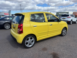 2008 Kia Picanto 1.1 3 5dr in Yellow — image 5
