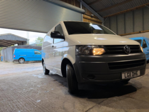 2011 Volkswagen Transporter 2.0 Tdi T28 L1 H1 4dr in White — image 2
