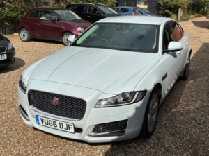 2016 Jaguar Xf 2.0d Portfolio Auto Euro 6 (s/s) 4dr in White — image 3