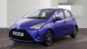 2018 Toyota Yaris 1.5 Vvt-H Icon Tech E-CVT Euro 6 (s/s) 5dr in Blue — image 2