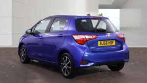 2018 Toyota Yaris 1.5 Vvt-H Icon Tech E-CVT Euro 6 (s/s) 5dr in Blue — image 3
