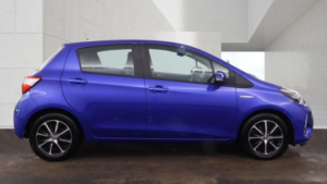 2018 Toyota Yaris 1.5 Vvt-H Icon Tech E-CVT Euro 6 (s/s) 5dr in Blue — image 5
